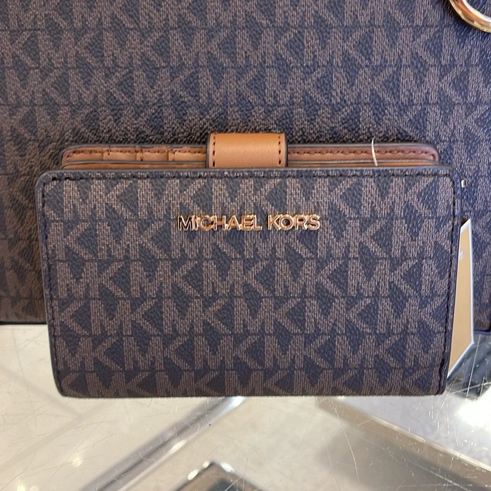 MICHAEL KORS Medium Signature Logo Wallet Brown NWT
